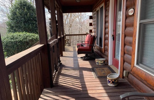 Rutherfordton Cabin | BearCub Cabin Mountain View with Fireplace