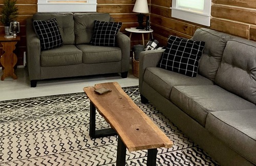 Birdseye Cabin | Bearfoot Cabin - 1 BR (+ sleeping loft) 2 BA, 3 mi from Patoka Lake