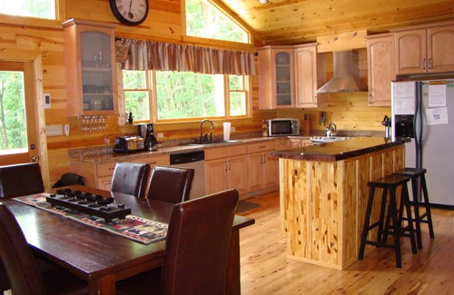 Shenandoah Cabin | Bears Den - A Taste of Heaven from a Bearly Rustic Point of View