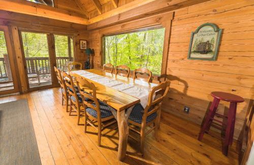 Sevierville Villa | Bears Lair cabin Chalet
