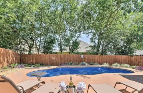 Midlothian House | Beatuiful 4 BR Corporate Home
