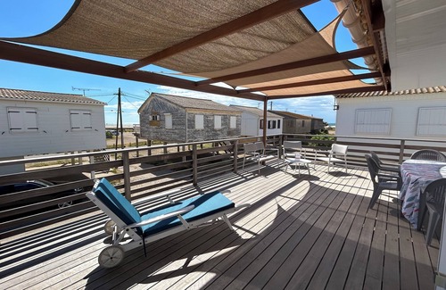Gruissan Plage Ski Chalet | Beau Chalet Authentique, vue sur mer