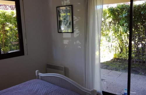 Mandelieu-La-Napoule Apartment | Beau deux pièces avec piscine