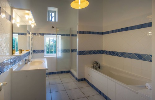 Tresques Other | Beau mas 12 Personnes Avec Piscine et Wifi