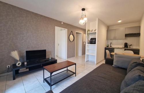 Blagnac Apartment | Beau soleil - Résidence avec Parking et piscine - Proche airport