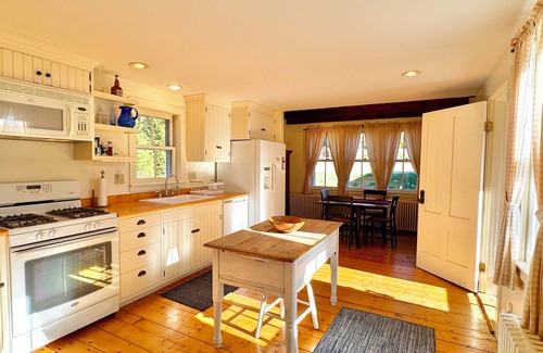 Camden Cottage | Beauchamp Cottage, near Rockport Harbor and a golf course