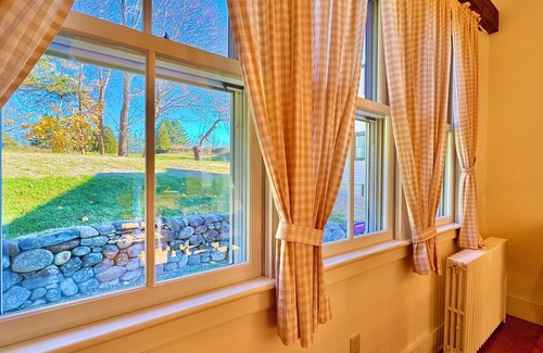 Camden Cottage | Beauchamp Cottage, near Rockport Harbor and a golf course