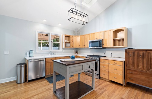 Beaufort Cottage | Beaufort Cottage very close to downtown.