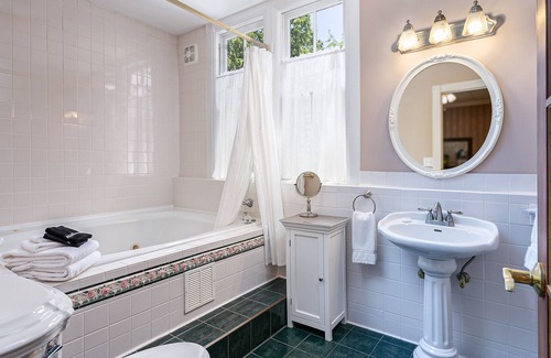 Claxton Community Bed & Breakfast | Beaufort House Inn