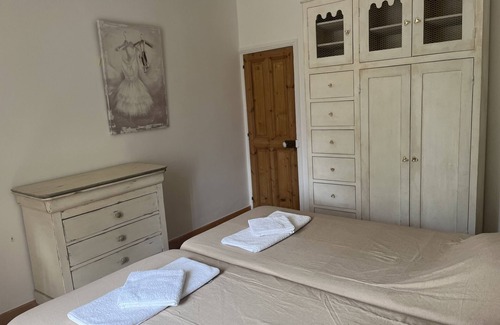 Beaumes-de-Venise Other | Beaumes de Venise, mas, 4 bedrooms, with swimming pool in the middle of the vineyards