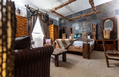 Cheltenham House | Beaumont House