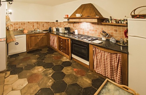 Passignano sul Trasimeno Villa | Beautiful villa for 12 people with A/C, WIFI, private pool, TV, terrace, panoramic view and par.