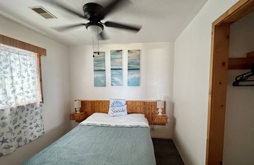 Oscoda Cabin | Beautiful lakefront Two Bedroom