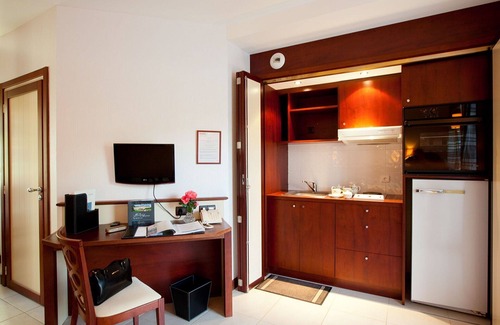 Saint-Jouan-des-Guerets Apartment | Beautiful apartment for 2 guests with WIFI, pool, TV and parking