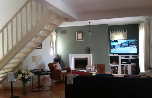 Saint-Mitre-les-Remparts House | Beautiful villa with pool
