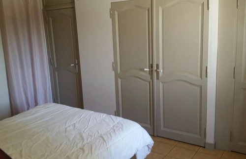 Saint-Mitre-les-Remparts House | Beautiful villa with pool