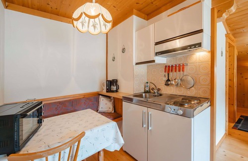 Sankt Martin bei Lofer Villa | Beautiful apartment in villa for 2 guests with pets allowed