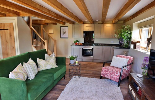 Walton House | Beautiful villa for 8 guests with WIFI, terrace, pets allowed and parking