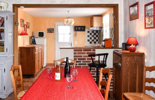 Courtonne-la-Meurdrac House | Beautiful private villa for 5 guests with WIFI, TV, pets allowed and parking
