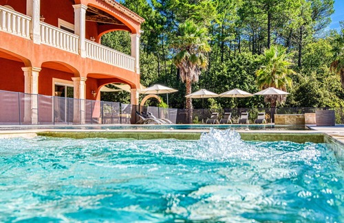 Meounes-les-Montrieux House | Beautiful private villa for 10 people with private pool, A/C, WIFI, hot tub, TV, terrace and par.