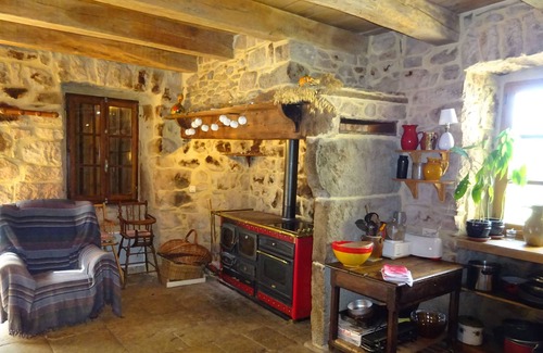 Saint-Pierre-Saint-Jean House | Beautiful old typical house, magnificent view, very quiet location
