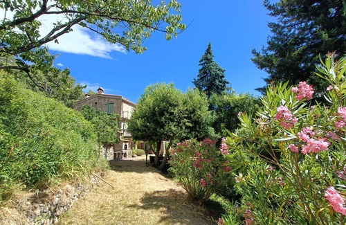 Escragnolles House | Beautiful Provencal farmhouse nestled in the mountains