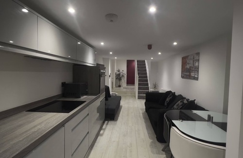 Royal Tunbridge Wells Apartment | Beautiful BoutiqueApartment in the heart of Tunbridge Wells Town Centre.