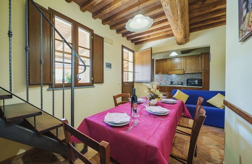 Orentano Apartment | Beautiful apartment for 5 guests with A/C, pool, WIFI, TV, patio and parking