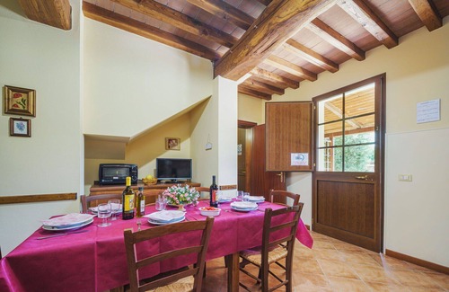 Orentano Apartment | Beautiful apartment for 7 people with WIFI, pool, A/C, TV, patio and parking