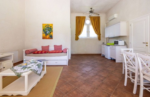 Strassoldo Apartment | Beautiful apartment for 4 people with WIFI, A/C, TV, terrace, pets allowed and parking