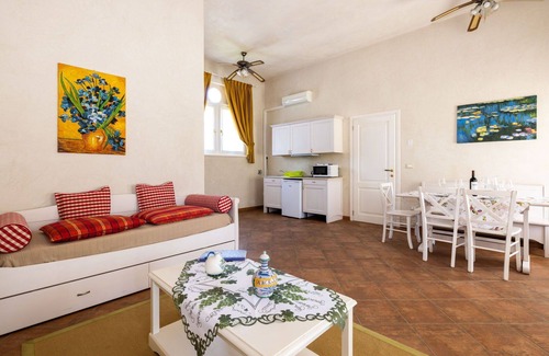 Strassoldo Apartment | Beautiful apartment for 4 people with WIFI, A/C, TV, terrace, pets allowed and parking