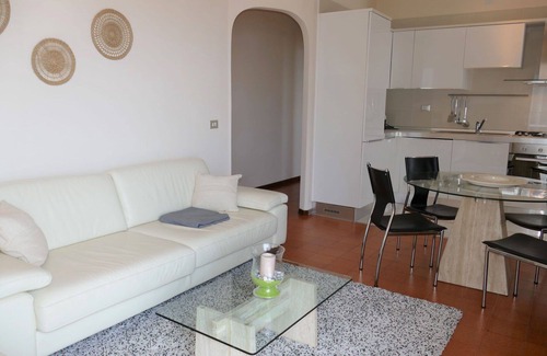 Santo Stefano al Mare Apartment | Beautiful apartment for 4 people with WIFI, balcony and parking