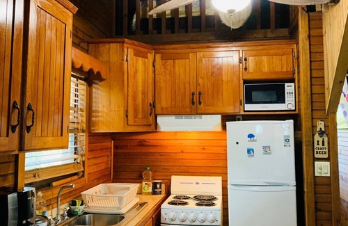 Oakridge Cottage | Beautiful 1 Bedroom Cottage With Oceanview