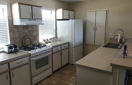 Ormond Beach Apartment | Beautiful 1 Bed/1 Bath cottage apartment a short walk to the Beach and River