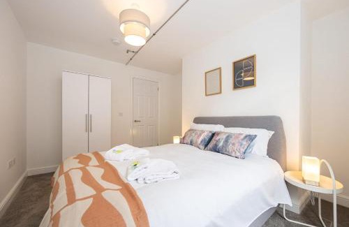 Bolton Apartment | Beautiful 1 bed 20mins to Central Manchester
