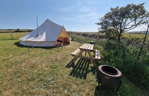 Cylch-Y-Garn Cabin | Beautiful 1-Bed bell tent in Holyhead