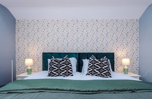 Moseley Apartment | Beautiful 1 Bed/20% Monthly Discount/Moseley