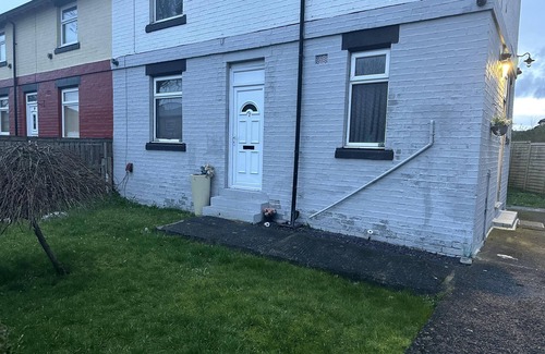 Bradford House | Beautiful 1-bed House in Bradford