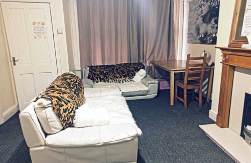 Harehills House | Beautiful 1-bed House in Leeds