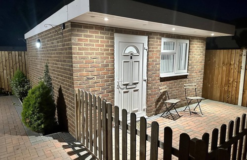 Luton Apartment | Beautiful 1-bed Modern Luxury Apartment in Luton