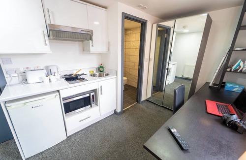 Birmingham Apartment | Beautiful 1-bed Studio in Birmingham