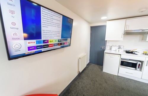 Birmingham Apartment | Beautiful 1-bed Studio in Birmingham