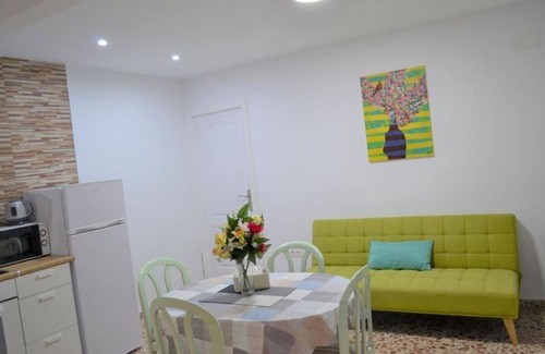 Alicante Apartment | Beautiful 1 bedroom Apartment with gallery and Air Conditioning