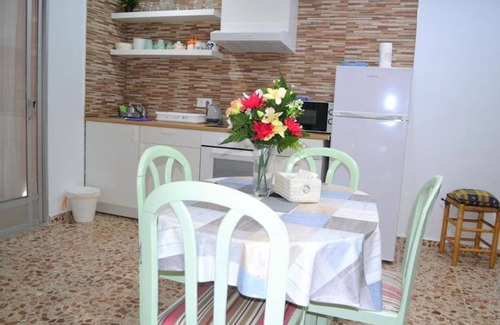 Alicante Apartment | Beautiful 1 bedroom Apartment with gallery and Air Conditioning