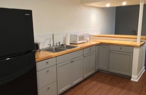 Frederick House | Beautiful 1 Bedroom Apartment