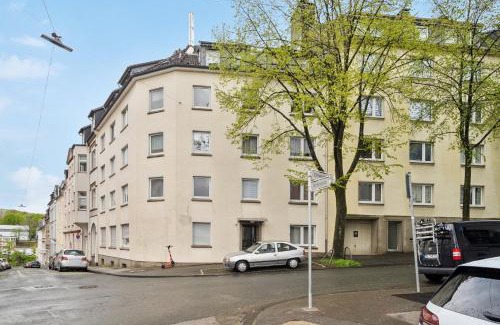 Barmen Apartment | Beautiful 1-Bedroom Apartment with Kitchen, King Bed and Free Wifi in Wuppertal