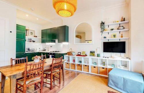 Addison Apartment | Beautiful 1 bedroom apartment in Shepards Bush