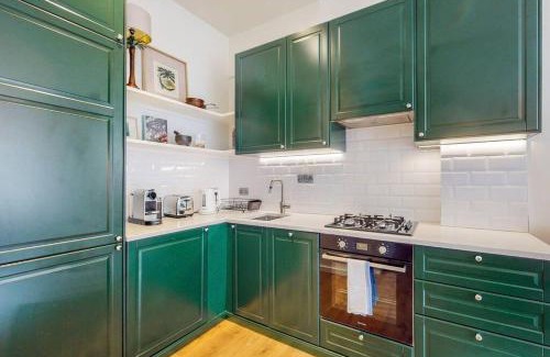 Addison Apartment | Beautiful 1 bedroom apartment in Shepards Bush
