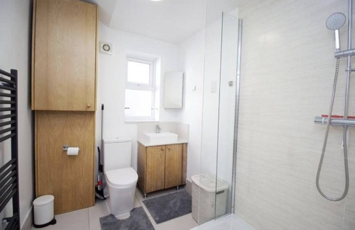 William Morris House | Beautiful 1 bedroom flat 7 minutes walk away from Blackhorse Road Station.