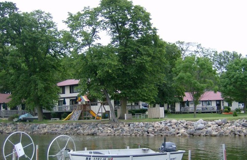 Alexandria Apartment | Beautiful 1 bedroom unit at resort, sleeps 4
